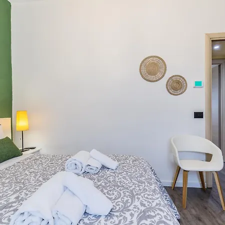 Apartahotel Le Dimore - Garden & Private Parking