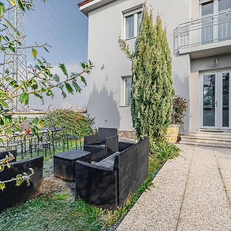Le Dimore - Garden & Private Parking Apartahotel