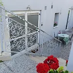 Le Dimore - Garden & Private Parking Apartmanhotel