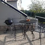Hotel apartamentowy Le Dimore Apartments - Garden & Private Parking