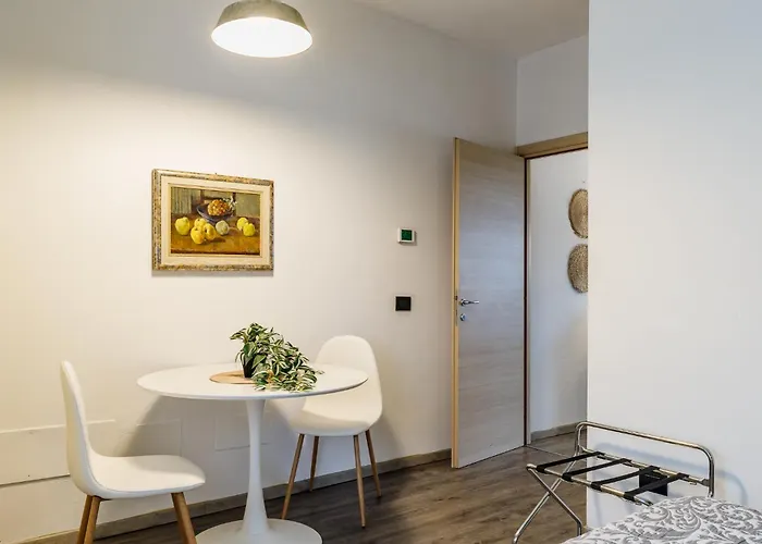 Le Dimore - Parcheggio E Giardino Apartmanhotel Verona