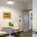 Le Dimore Apartments - Garden & Private Parking Lägenhetshotell Verona