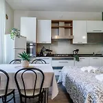 Lägenhetshotell Le Dimore Apartments - Garden & Private Parking 3*