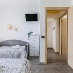 Le Dimore Apartments - Garden & Private Parking 3*