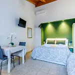 Le Dimore Apartments - Garden & Private Parking Lägenhetshotell 3*