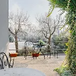 Lägenhetshotell Le Dimore Apartments - Garden & Private Parking