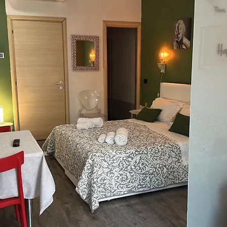 Aparthotel Le Dimore - Garden & Private Parking Verona