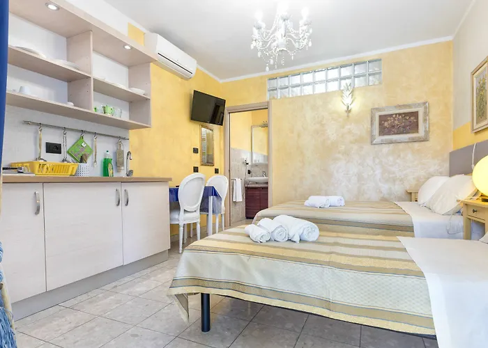 Appartamenti Le Dimore - Parcheggio E Giardino 3* Verona